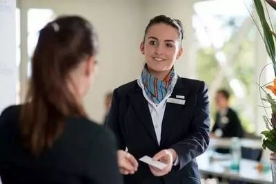 女生適合學習酒店管理專業嗎？全面解析職業前景與個人發展